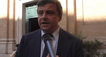 Economia, Calenda: “Il governo gialloverde è un pericolo per il paese”