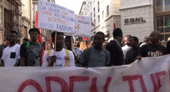 Napoli, 2000 in piazza: “Apriamo i porti”