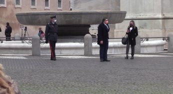 Consultazioni: centrodestra al Quirinale, Meloni in stampelle
