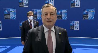 Nato, Draghi: “Prima visita Biden in Europa, ricordate dove andò Trump?”