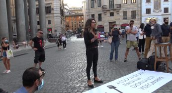 Roma, Giornalisti in piazza per manifestare contro le aggressioni degli scorsi giorni