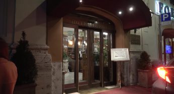 Roma, Beppe Grillo lascia l’hotel Forum