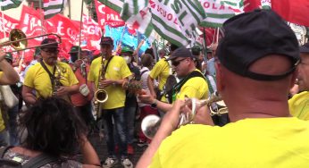 Scuola, sindacati in piazza: “Governo mantenga promesse”