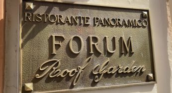 Beppe Grillo è arrivato all’hotel Forum a Roma, attesi incontri con i vertici del M5s