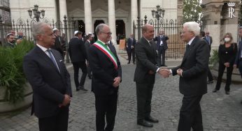 Attentato Sinagoga, il presidente Mattarella accolto da un lungo applauso