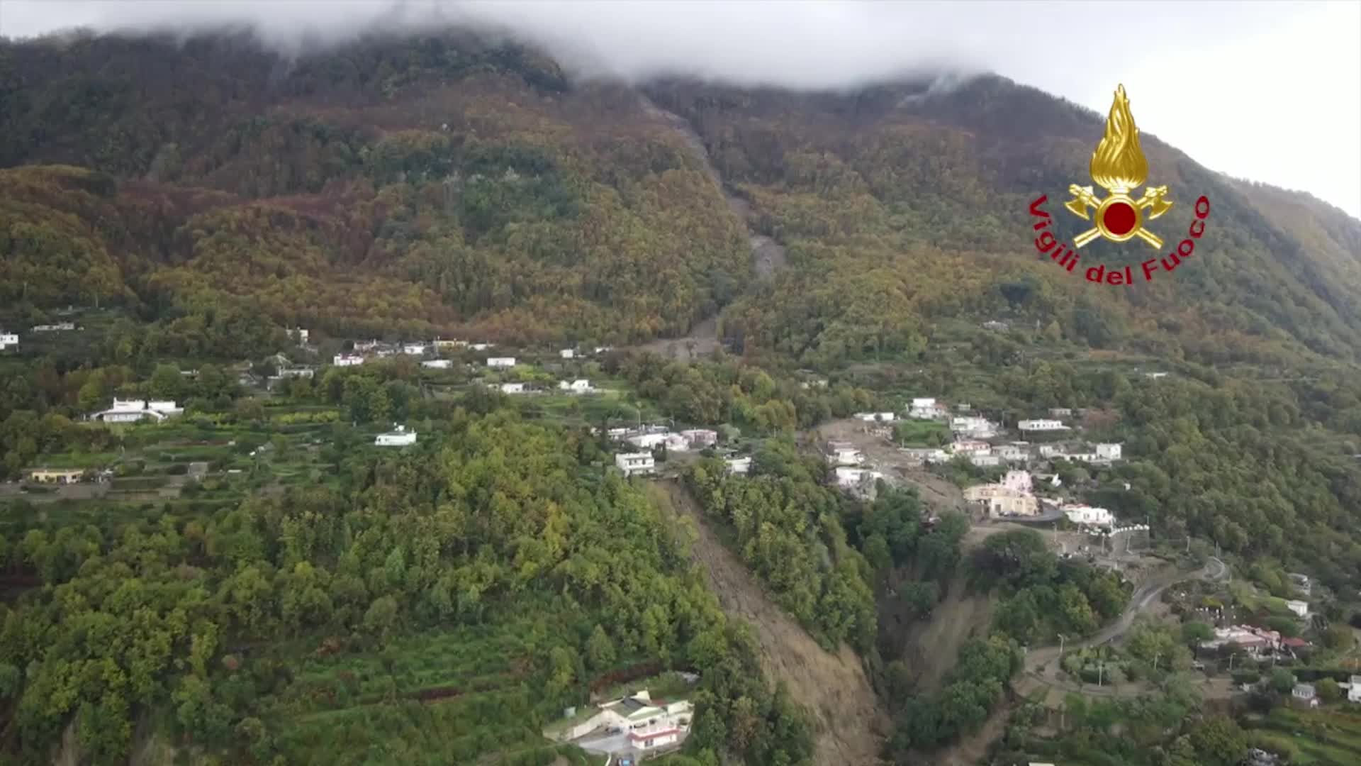 Casamicciola, Vigili Del Fuoco Sorvolano Le Zone Colpite Dalla Frana ...