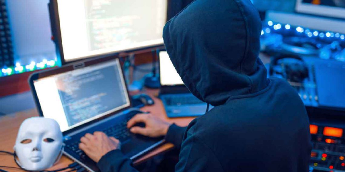 Hacker mascherato