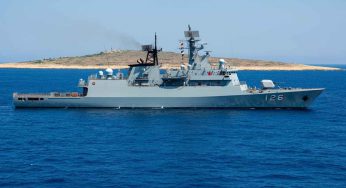 È partita da Brindisi la nave della Marina militare con a bordo i 40 migranti destinati a Gjader, in Albania