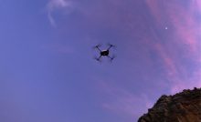 Un drone in volo