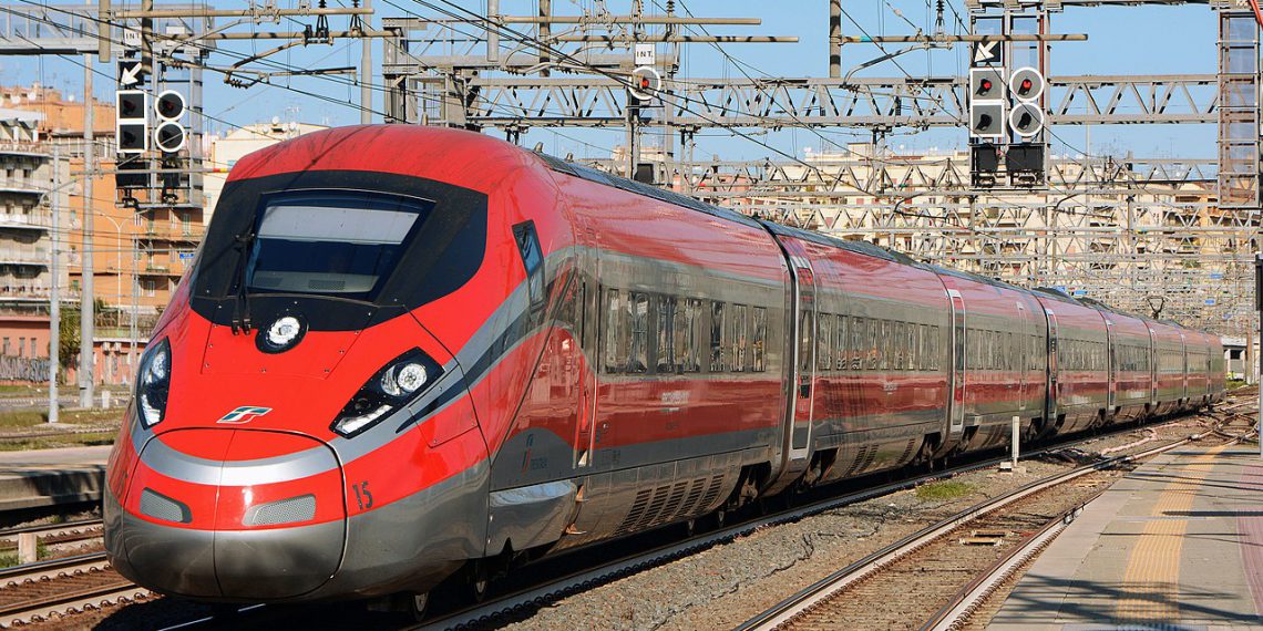 Problema tecnico sulla linea ferroviaria a Firenze: rallentamenti per i treni ad alta velocità