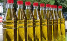 Bottiglie piene di olio di oliva