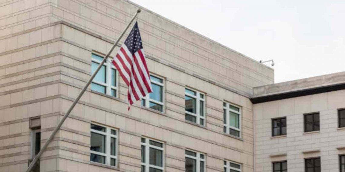 Chiusura di 30 ambasciate USA