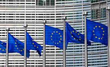 L'UE valuta la possibilità di incontrare Trump