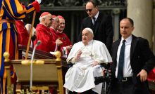 La salma di Papa Francesco a San Pietro