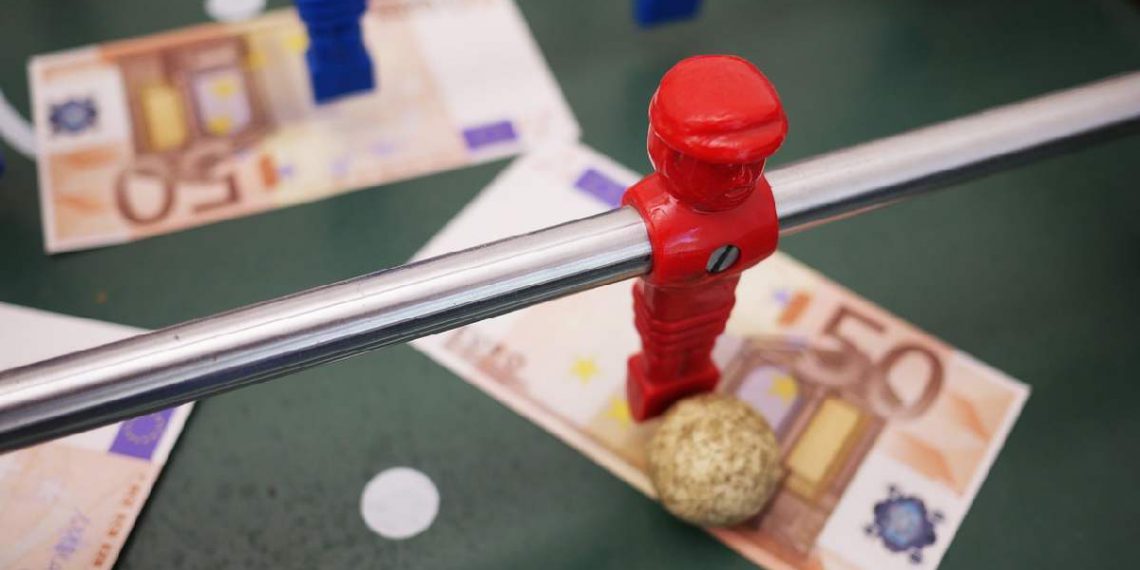 Scommesse su siti illegali, indagati 12 calciatori di Serie A